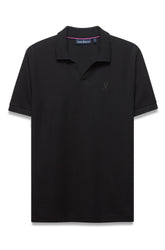 Polo noir à manches courtes, vue de face, col côtelé, patte ouverte et logo ton sur ton pour homme par Psycho Bunny