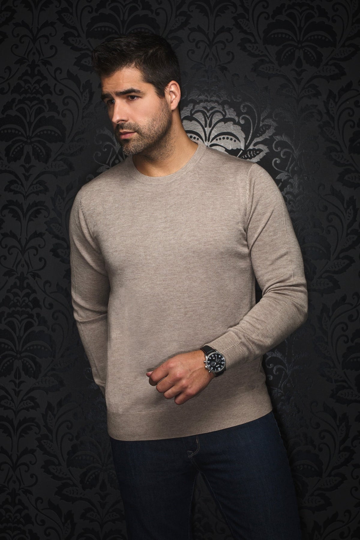 Chandail col rond en laine mérino pour homme par Au Noir | MARINI Taupe | Boutique Vvög, inventaire complet de la marque Au Noir