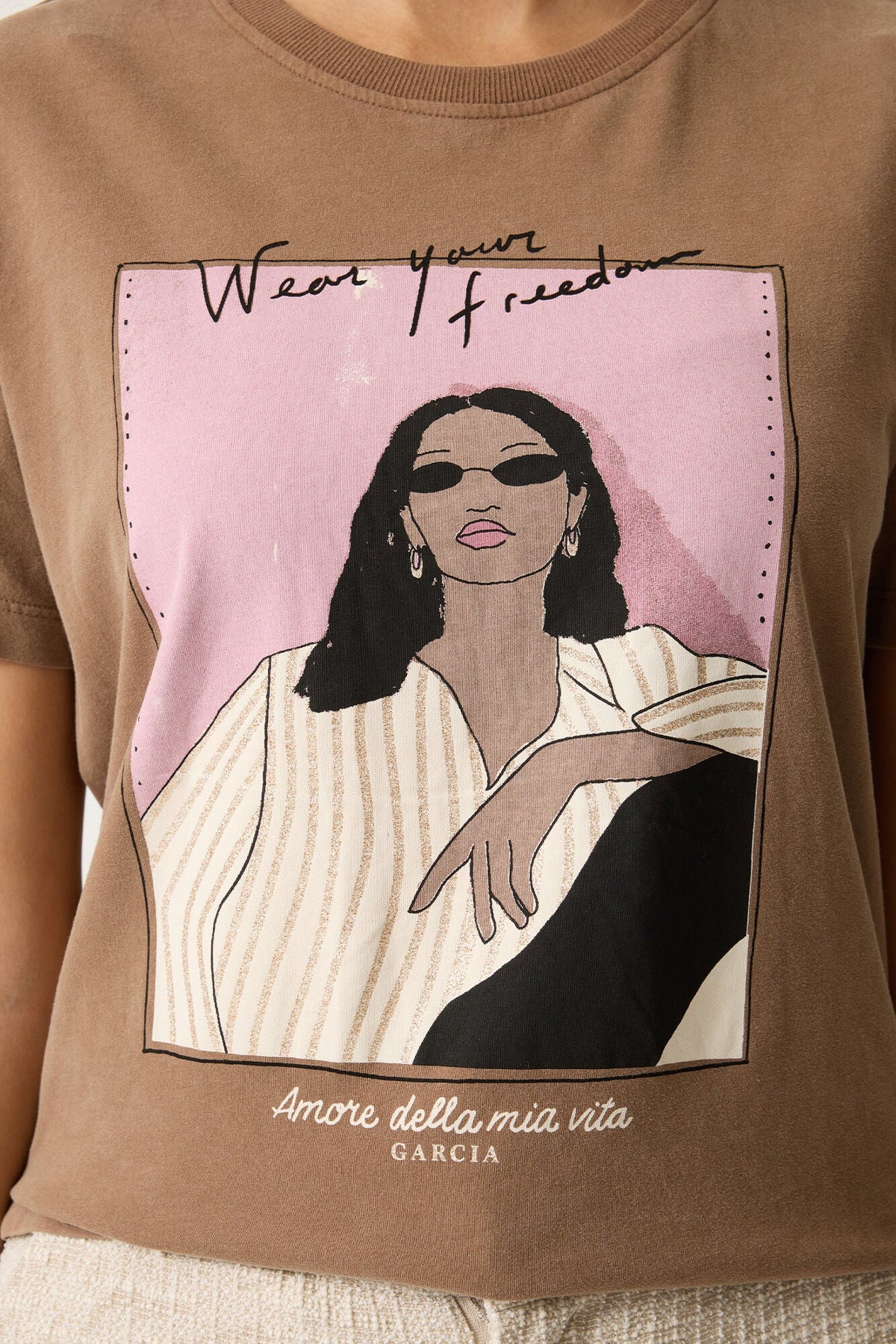 T-Shirt pour femme par Garcia | N260203 Taupe Doux | Boutique Vvög, vêtements mode pour homme et femme