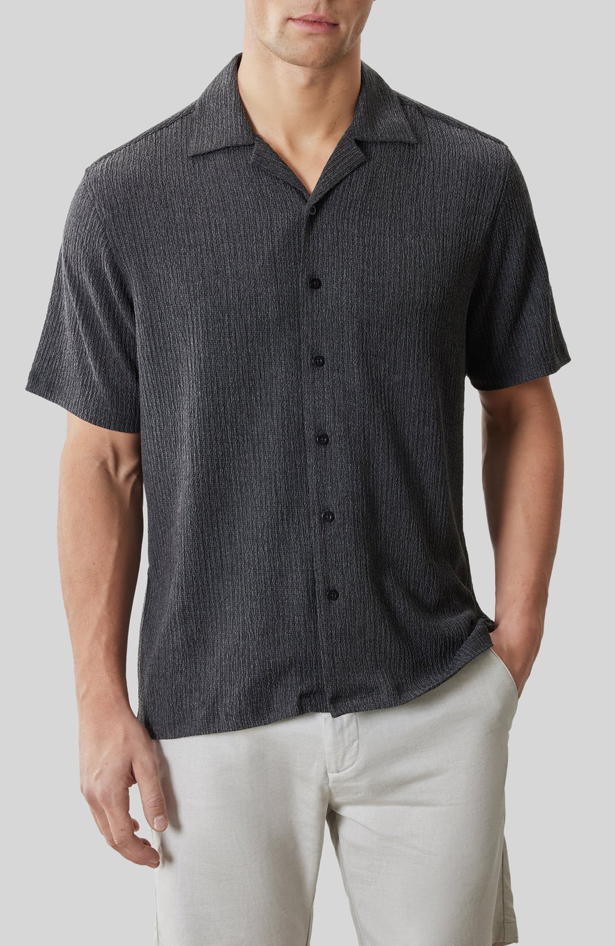 Chemise col resort pour homme par Robert Barakett | RB61176 Kaezor Charbon | Boutique Vvög, vêtements mode pour homme et femme