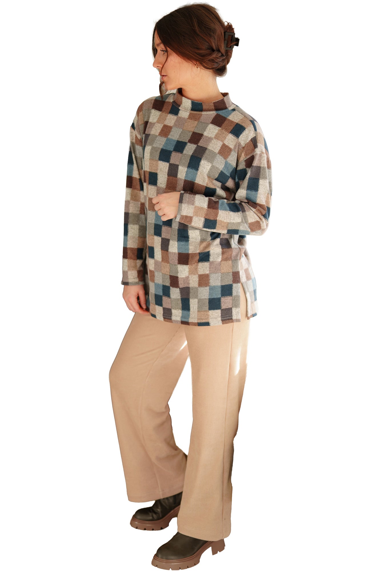 Rien ne se perd, tout se crée women's angled model view of beige ribbed wide-leg pants, side view