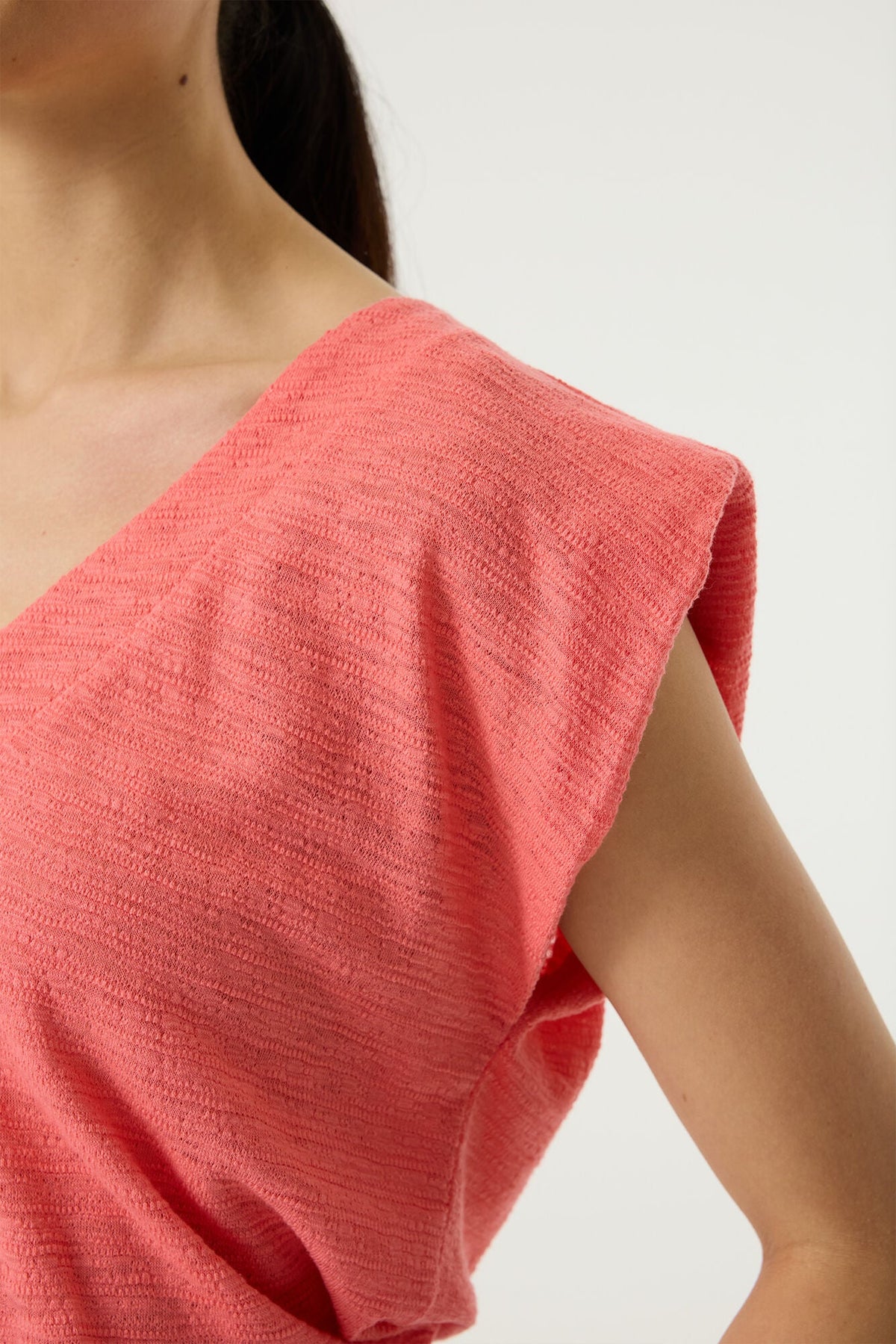 T-Shirt pour femme par Garcia | Q260004 Éclat corail | Boutique Vvög, vêtements mode pour homme et femme