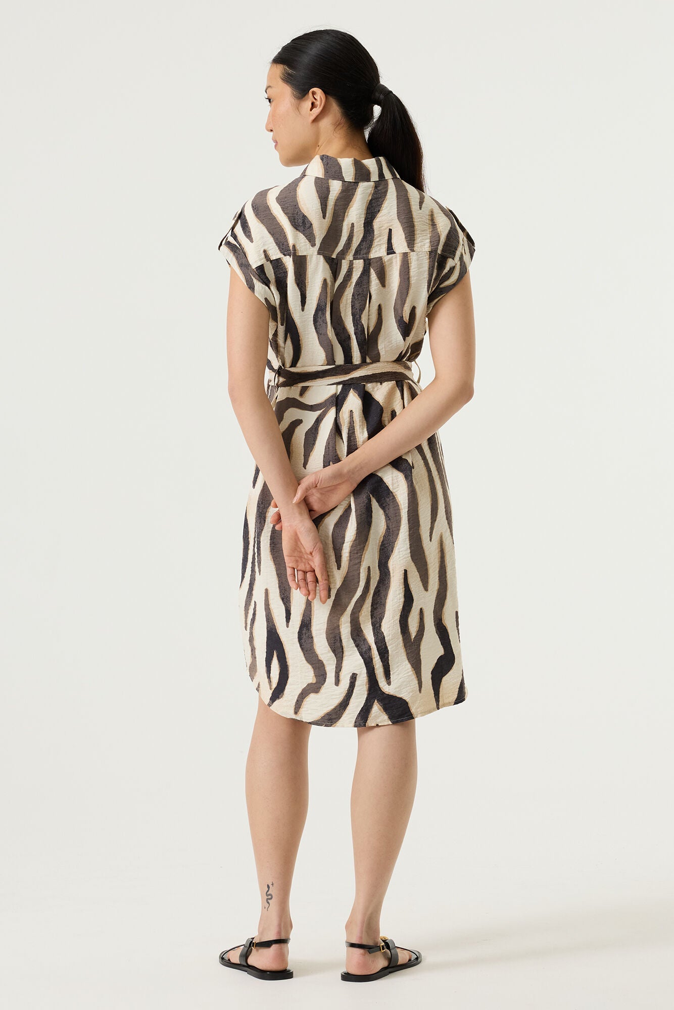 Robe pour femme par Garcia | Q260088 Tourterelle | Boutique Vvög, vêtements mode pour homme et femme