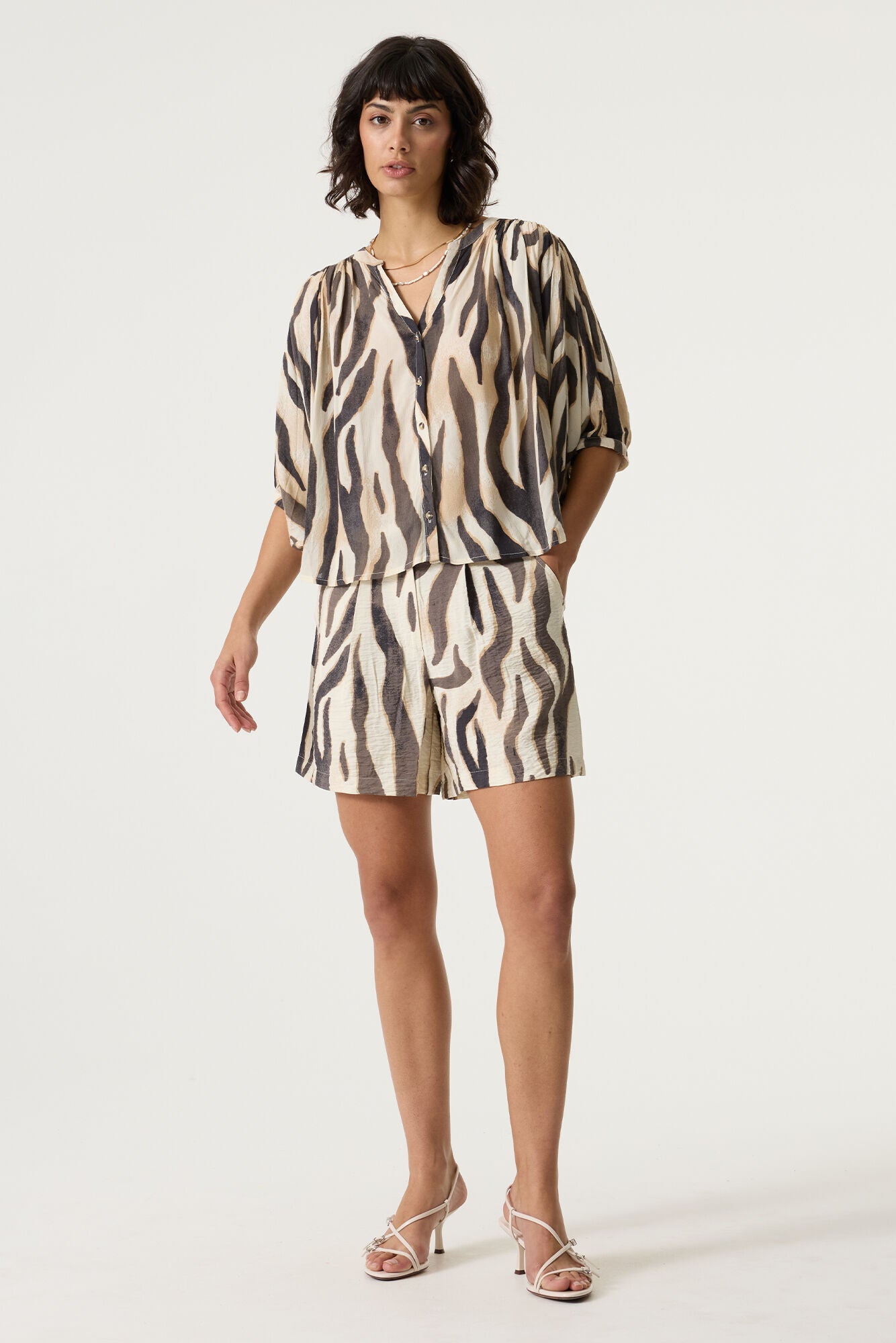 Short pour femme par Garcia | Q260142 Tourterelle | Boutique Vvög, vêtements mode pour homme et femme