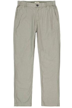 Vue avant du pantalon droit olive pâle avec panneaux élastiques à la taille et poches obliques pour homme par Garcia