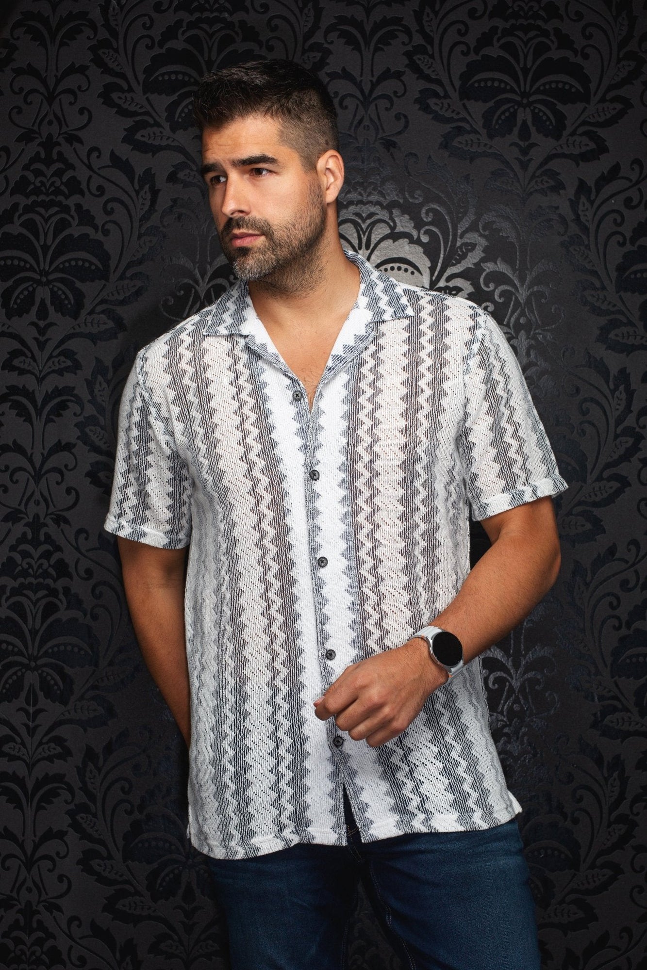 Chemise manches courtes à col ouvert pour homme par Au Noir | RAJ-T Blanc | Boutique Vvög, inventaire complet de la marque Au Noir