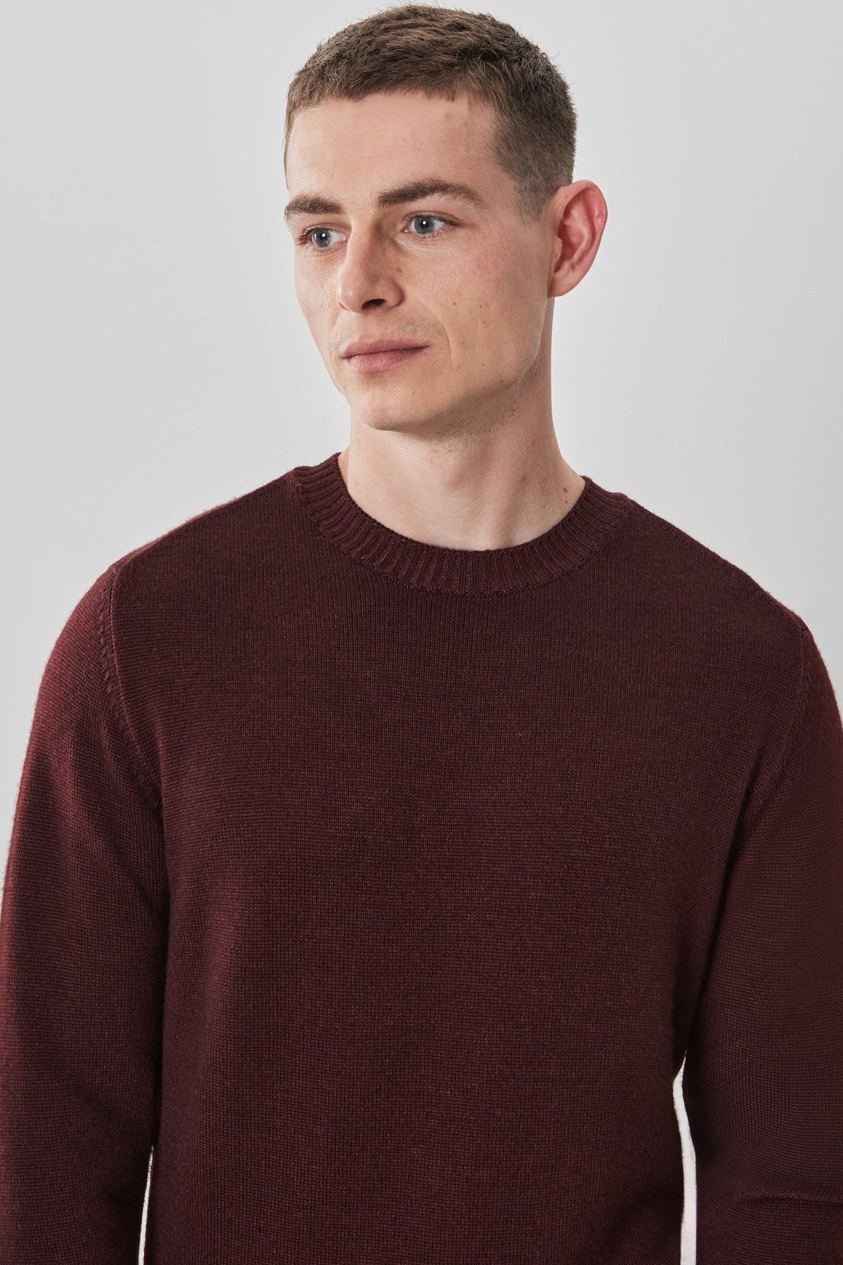 Chandail M.L. col rond pour homme par Robert Barakett | RB32345 Bertona Bordeaux | Boutique Vvög, vêtements mode pour homme et femme