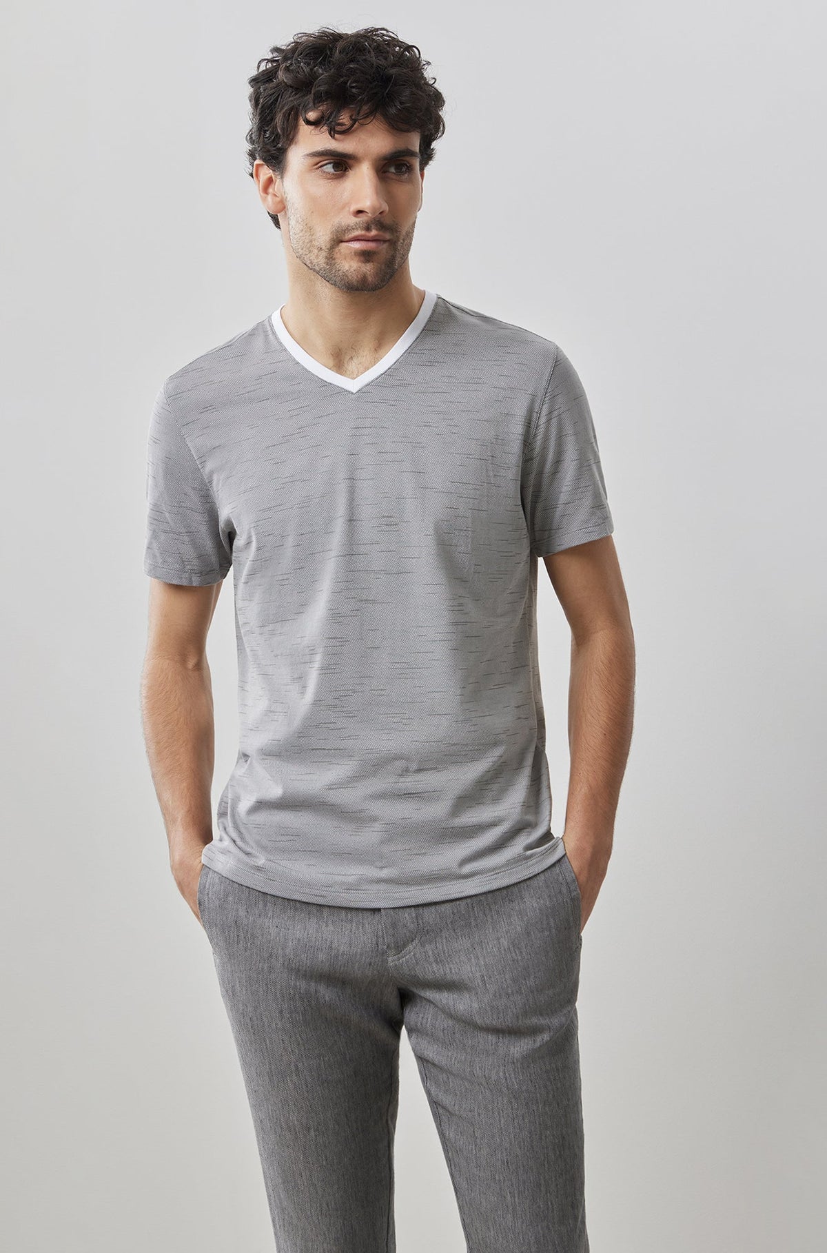 T-Shirt V-neck pour homme par Robert Barakett | RB41050 Brewer Gris | Boutique Vvög, vêtements mode pour homme et femme