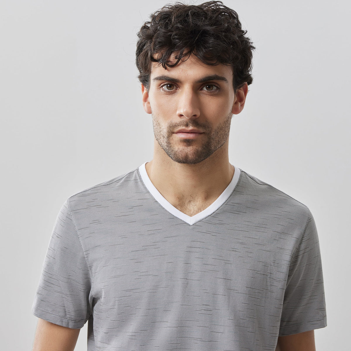 T-Shirt V-neck pour homme par Robert Barakett | RB41050 Brewer Gris | Boutique Vvög, vêtements mode pour homme et femme