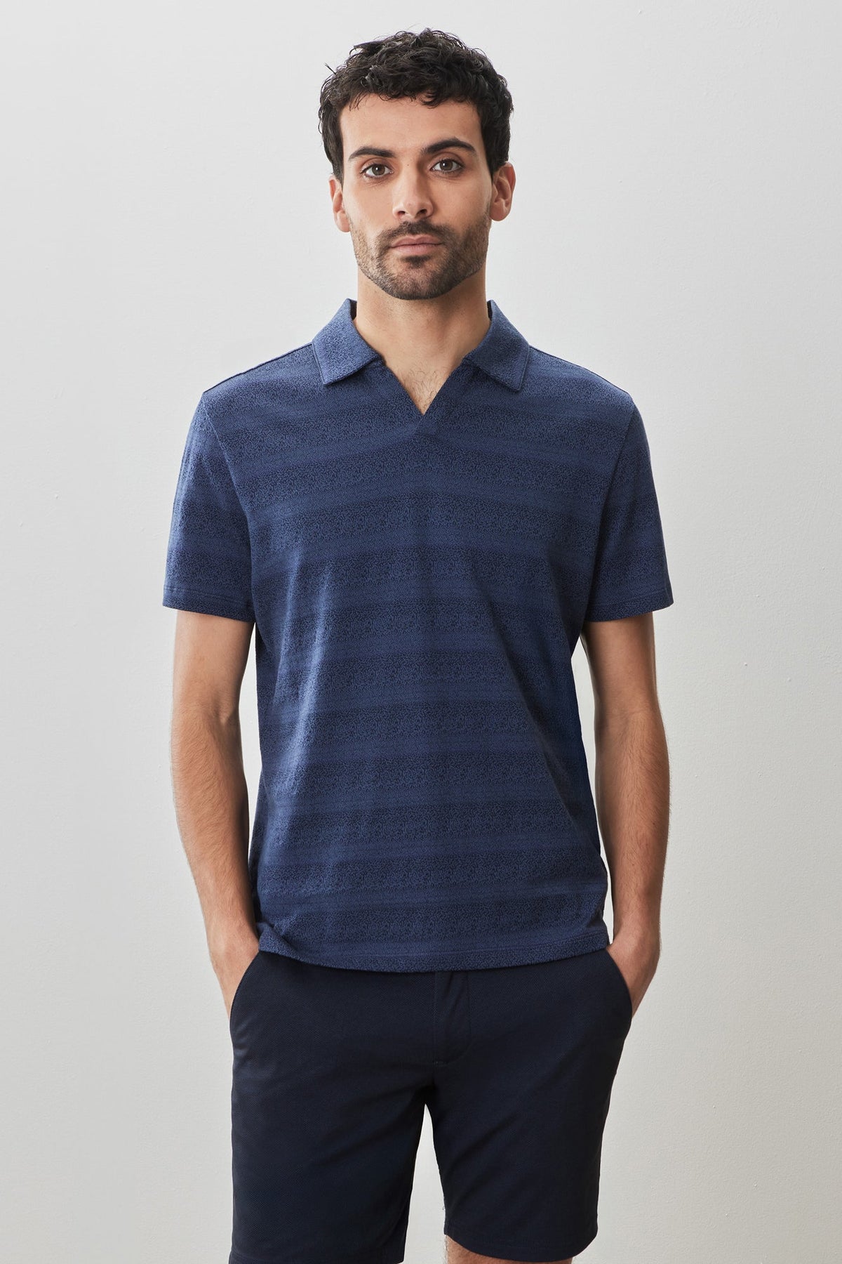 Polo à col ouvert pour homme par Robert Barakett | RB51124 Duval Bleu Marine | Boutique Vvög, vêtements mode pour homme et femme