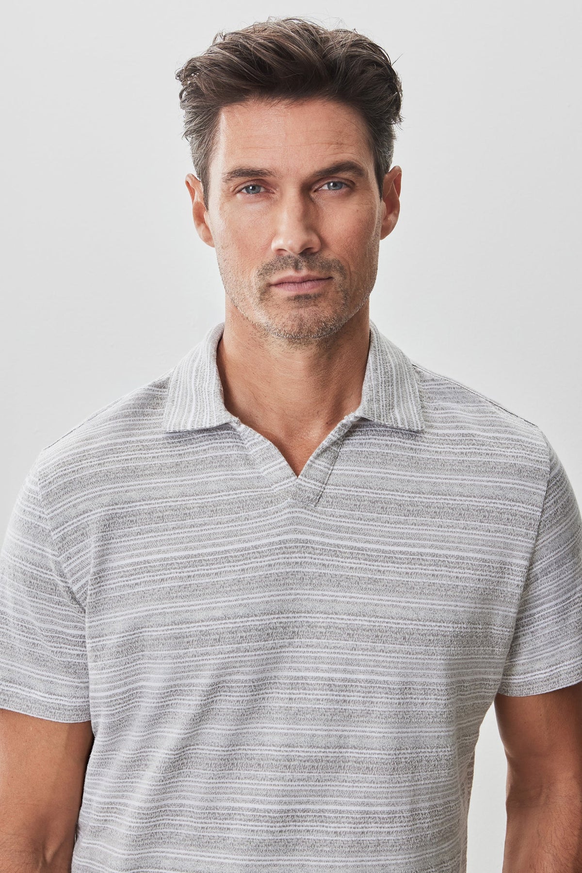 Polo à col ouvert pour homme par Robert Barakett | RB51124 Duval Beige | Boutique Vvög, vêtements mode pour homme et femme