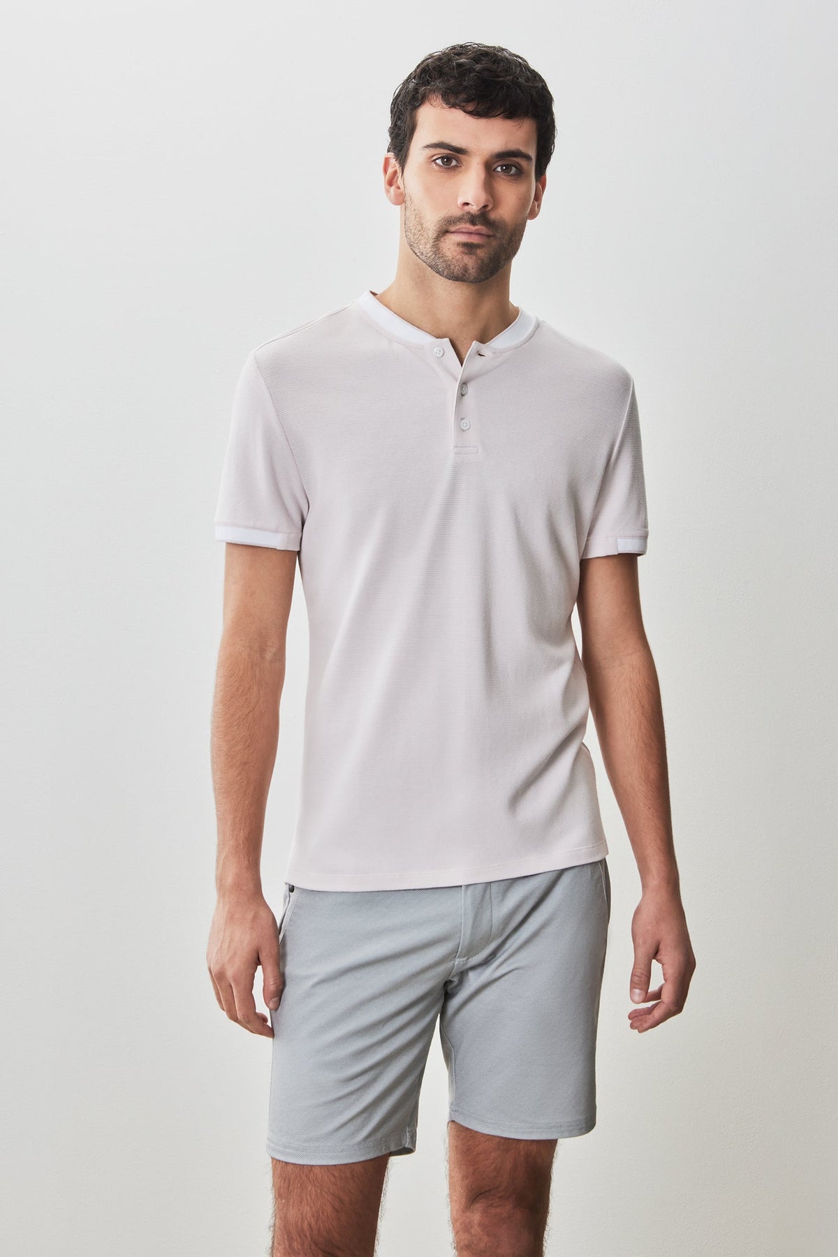 T-Shirt henley pour homme par Robert Barakett | RB51166 Tessio Rose Clair | Boutique Vvög, vêtements mode pour homme et femme