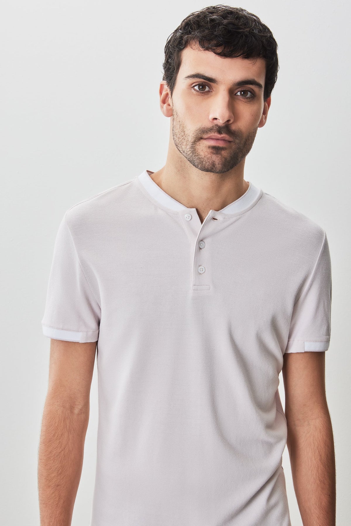 T-Shirt henley pour homme par Robert Barakett | RB51166 Tessio Rose Clair | Boutique Vvög, vêtements mode pour homme et femme