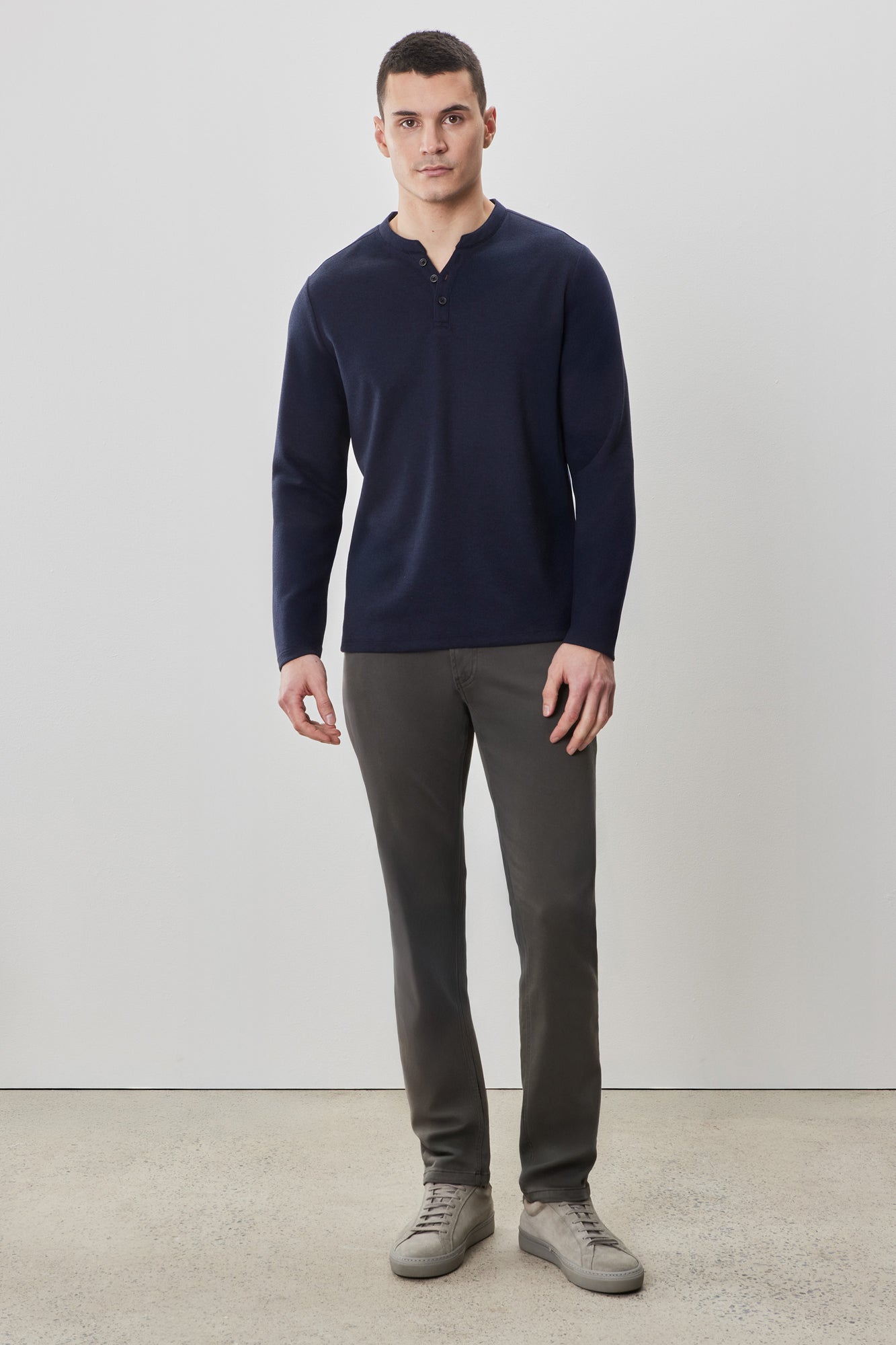 T-Shirt M.L. henley pour homme par Robert Barakett | RB52157 Alec Marine | Boutique Vvög, vêtements mode pour homme et femme