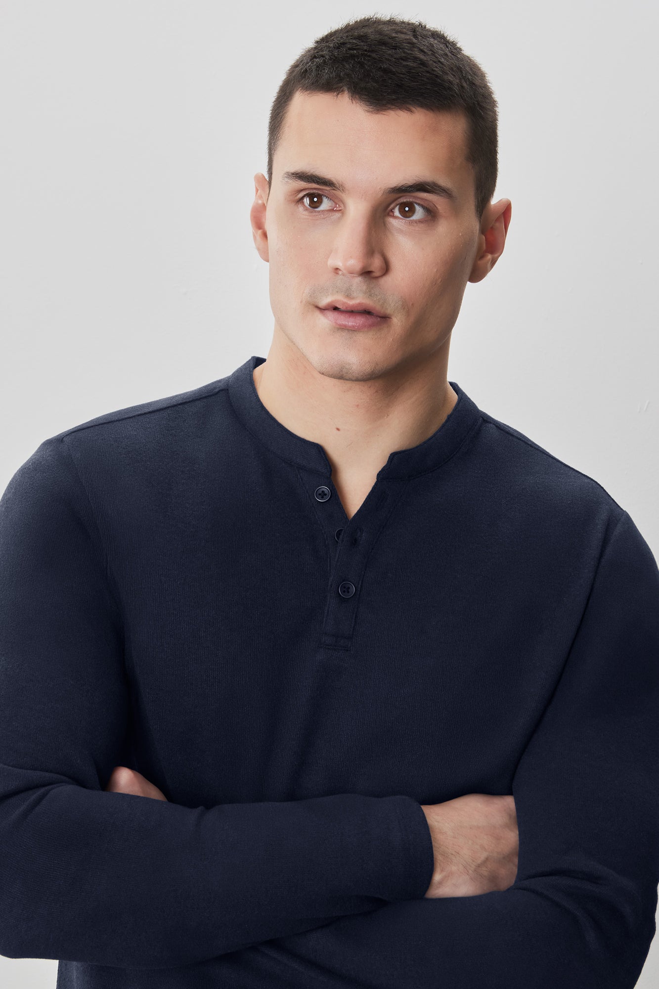 T-Shirt M.L. henley pour homme par Robert Barakett | RB52157 Alec Marine | Boutique Vvög, vêtements mode pour homme et femme