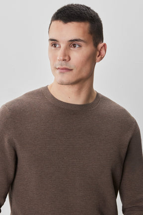 Chandail à manches longues col rond pour homme par Robert Barakett | Enrique RB52270 Brun | Boutique Vvög, vêtements mode pour homme et femme