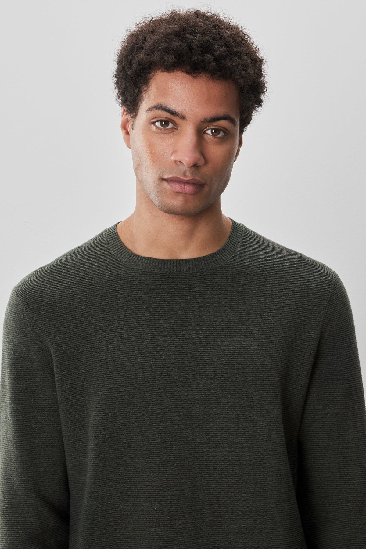 Chandail à manches longues col rond pour homme par Robert Barakett | Enrique RB52270 Olive | Boutique Vvög, vêtements mode pour homme et femme