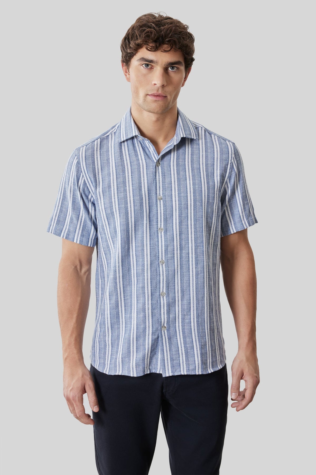 Chemise tissée pour homme par Robert Barakett | RB61150 Daiki Bleu Vintage | Boutique Vvög, vêtements mode pour homme et femme