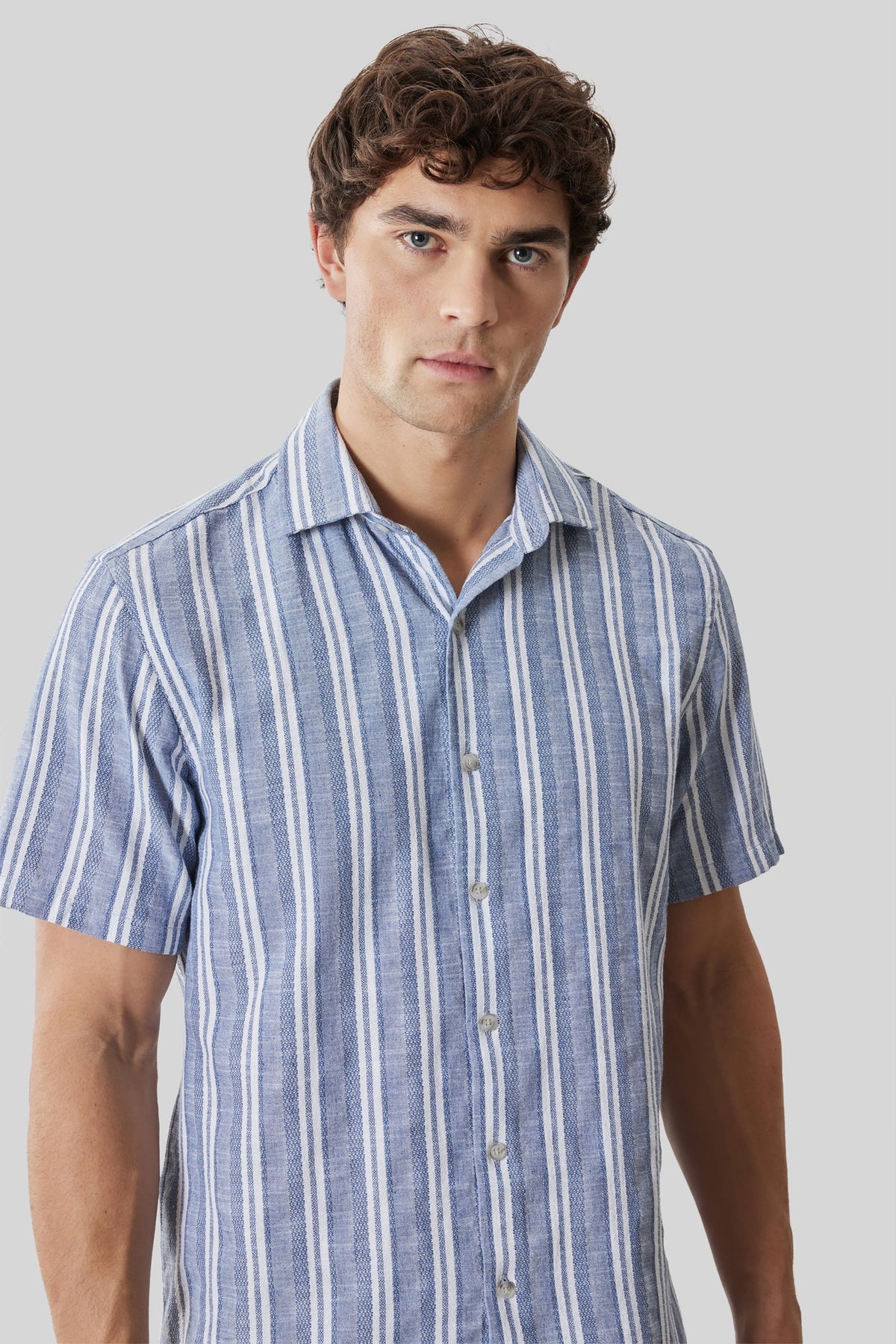 Chemise tissée pour homme par Robert Barakett | RB61150 Daiki Bleu Vintage | Boutique Vvög, vêtements mode pour homme et femme