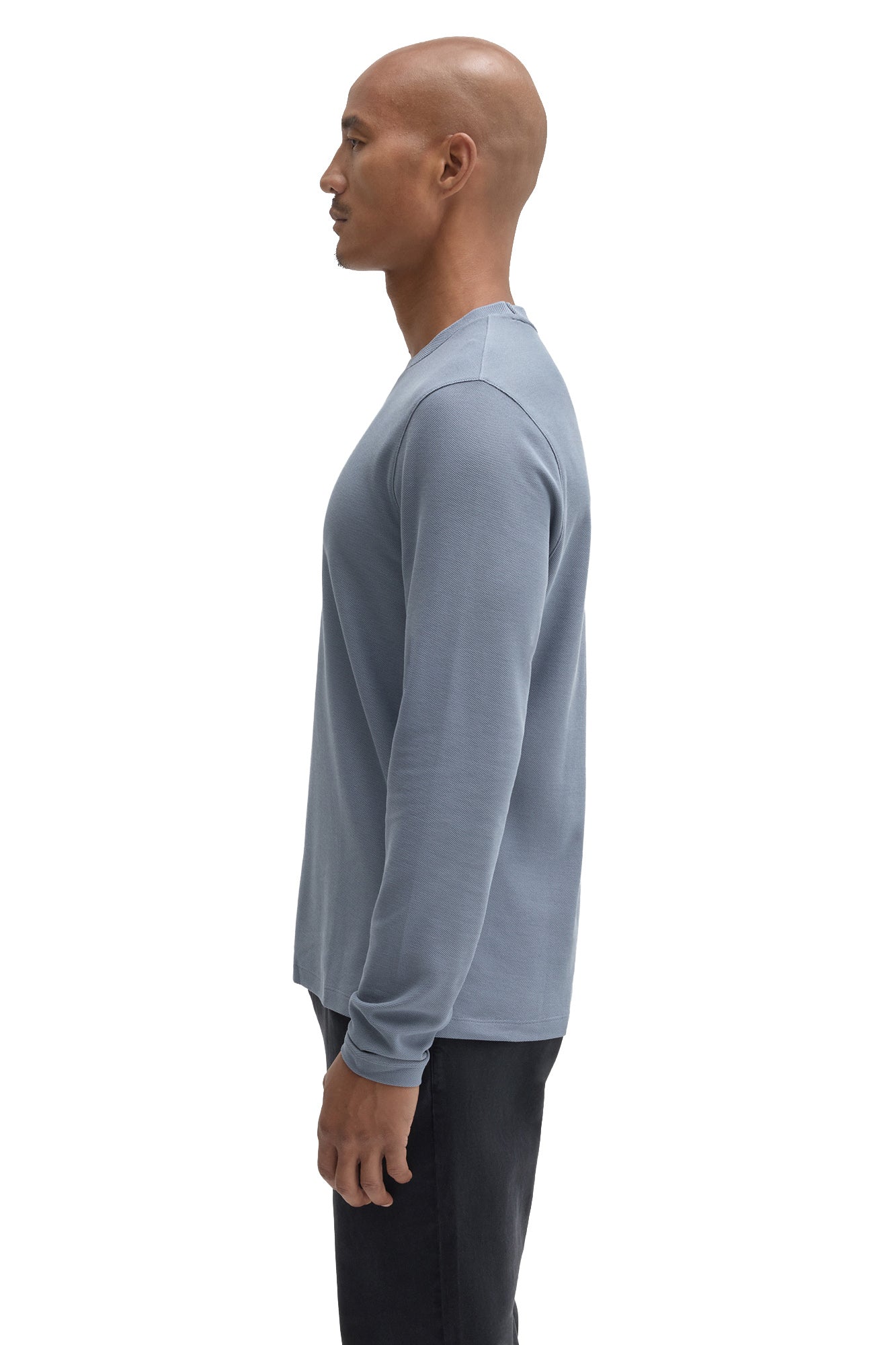 Robert Barakett men's blue-gray long sleeve T-Shirt showing shoulder seam and straight hem, side view