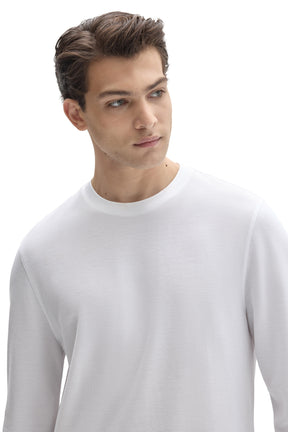 Robert Barakett men's white long sleeve T-Shirt with crew neck and fine textured knit, close view