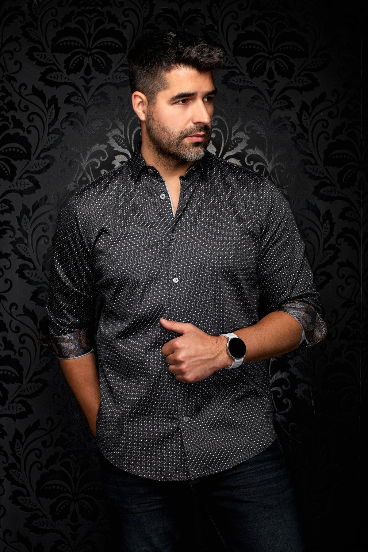 Sur mannequin de face, la chemise pour homme par Au Noir