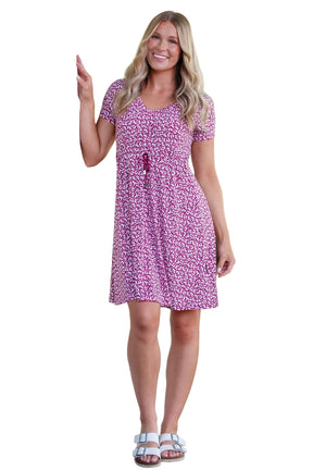 Robe pour femme par Rien ne se perd, tout se crée | Sangria Framboise | Boutique Vvög, vêtements mode pour homme et femme
