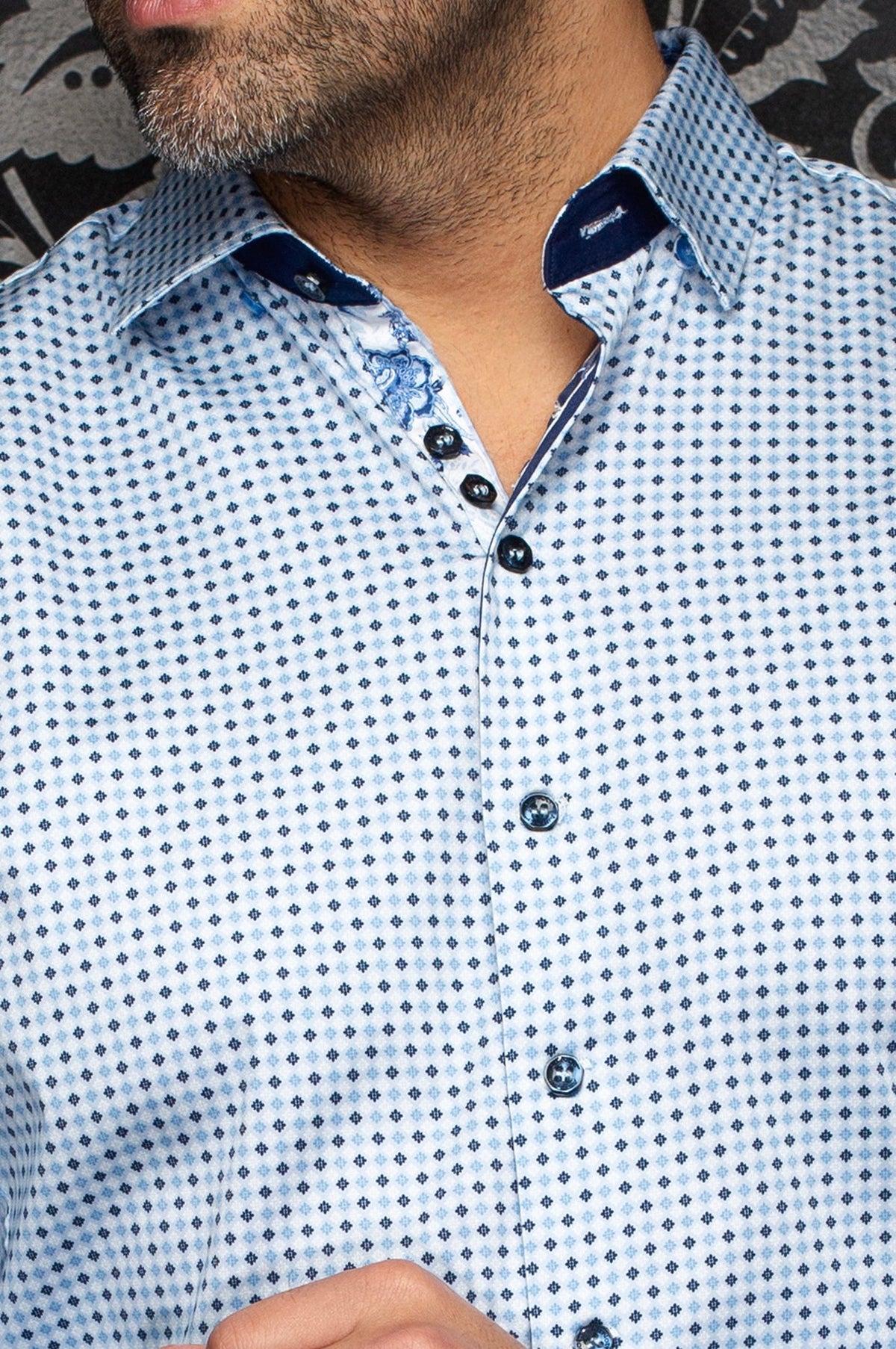 Chemise manches longues en coton extensible pour homme par Au Noir | SABAH Bleu | Boutique Vvög, inventaire complet de la marque Au Noir