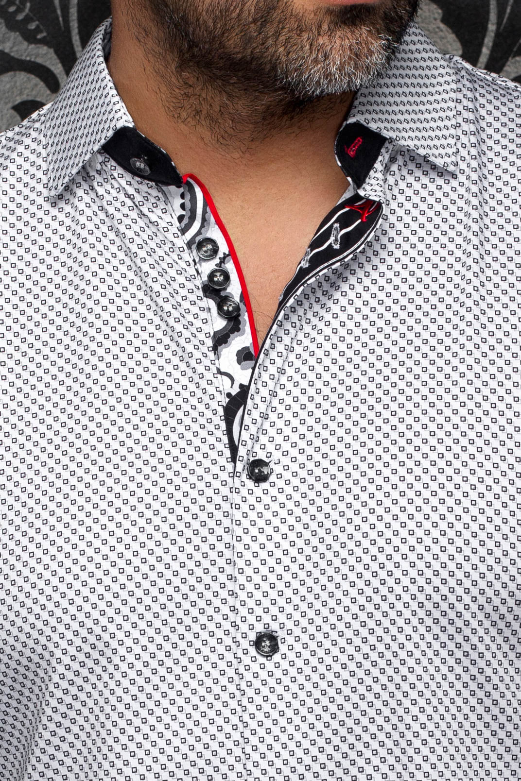 Détail: Chemise rouge pour homme par Au Noir