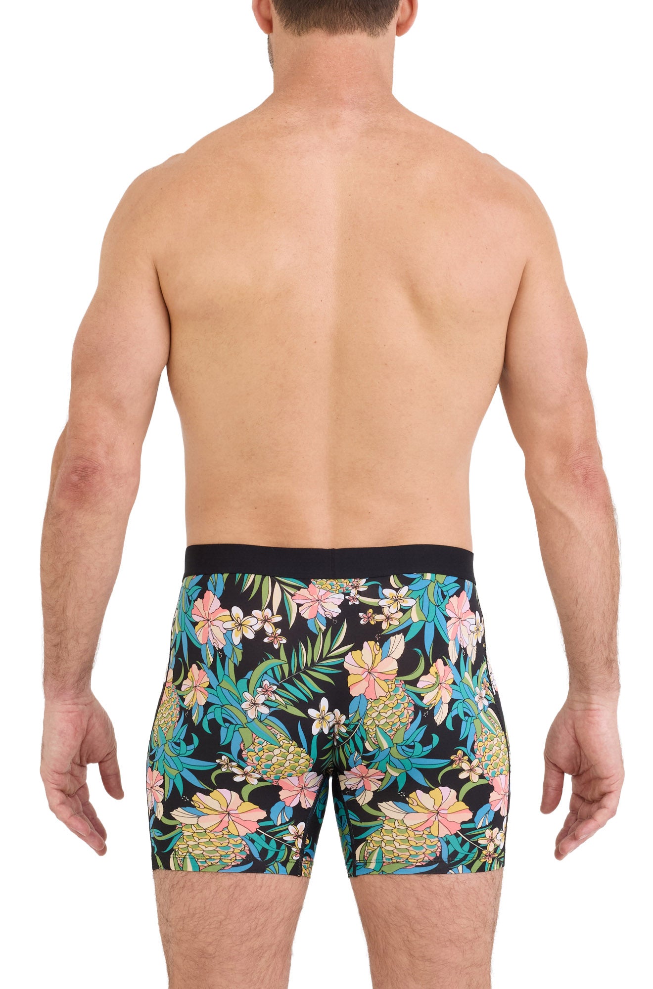 Vue arrière sur mannequin du sous-vêtement noir à imprimé tropical avec large ceinture noire pour homme par Saxx