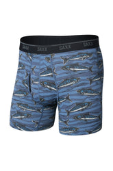 Sous-vêtement bleu à imprimé de poissons, ceinture noire SAXX et poche profilée pour homme, vue avant isolée