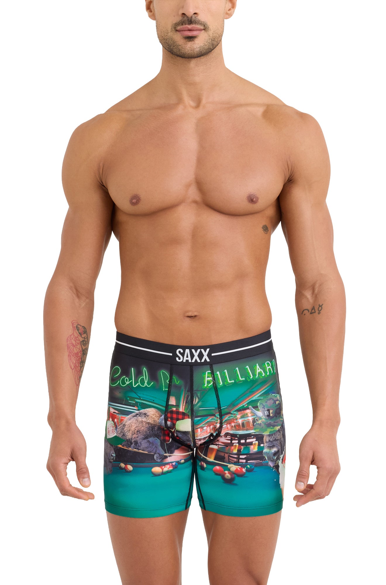 Sous-vêtement long turquoise à imprimé billard et ceinture SAXX noire pour homme, vue de face sur modèle