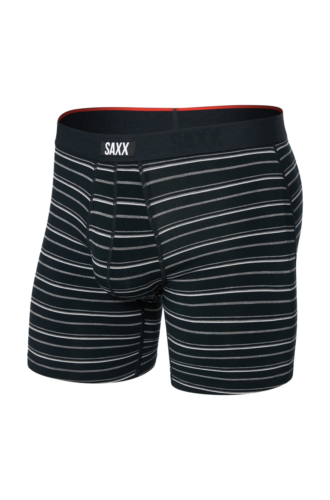 Sous-vêtement ajusté noir rayé, vue avant isolée avec étiquette SAXX à la taille et gousset moulé pour homme
