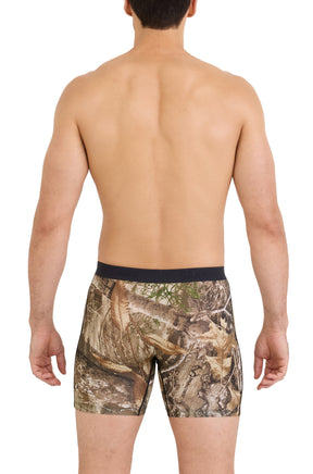 Sous-vêtement camouflage brun avec taille noire et imprimé Realtree pour homme par Saxx, vue de dos sur mannequin