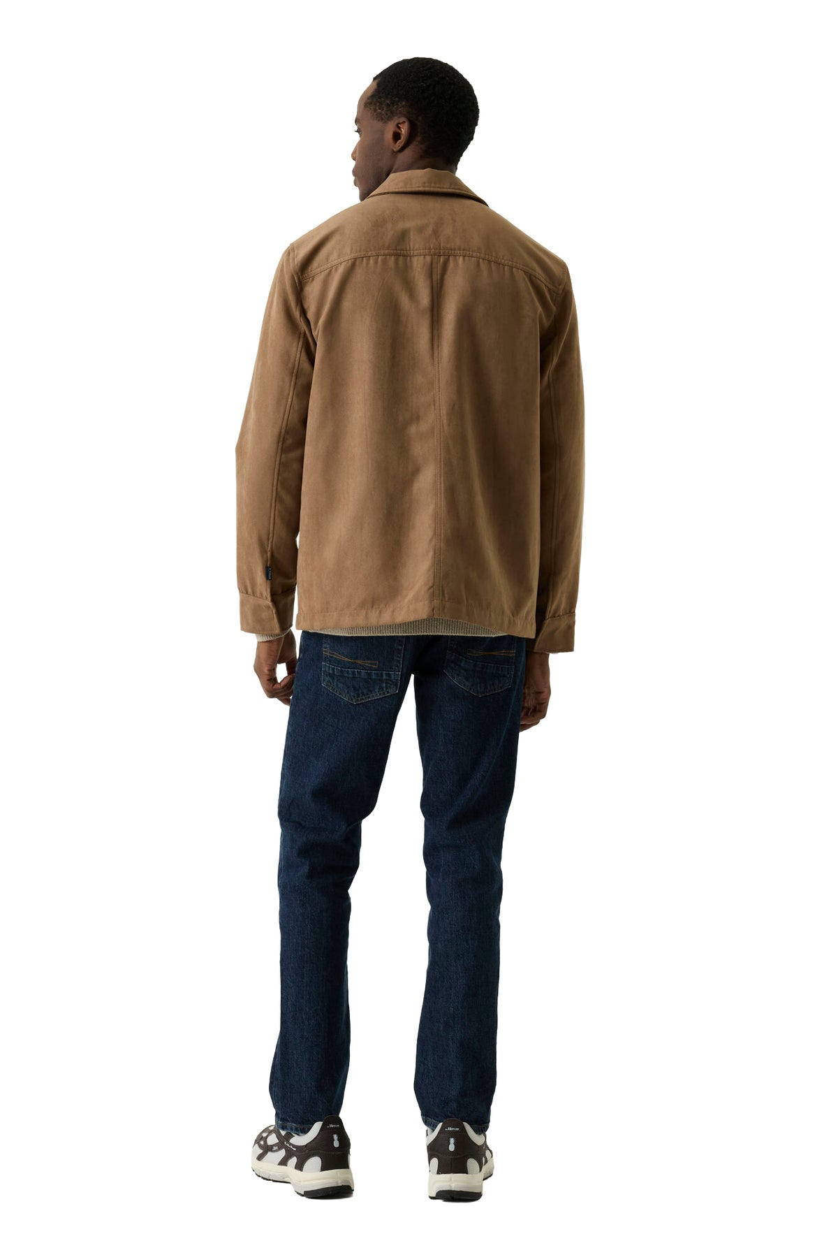 Vue arrière de la surchemise-chemise tan avec col rabattu, empiècement au dos et couture centrale pour homme par Garcia