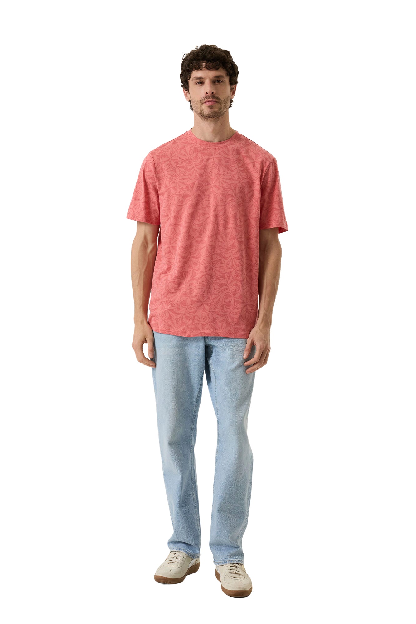 Vue avant pleine longueur du T-Shirt corail à manches courtes avec motif floral ton sur ton pour homme par Garcia