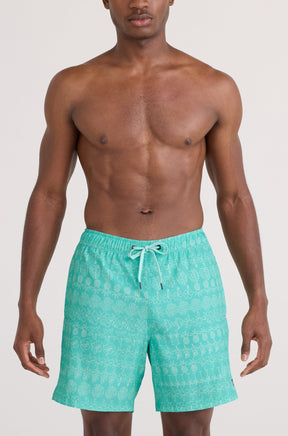 Maillot short pour homme par Saxx | SXSW04L Alignement Île Bleu Surf | Boutique Vvög, vêtements mode pour homme et femme