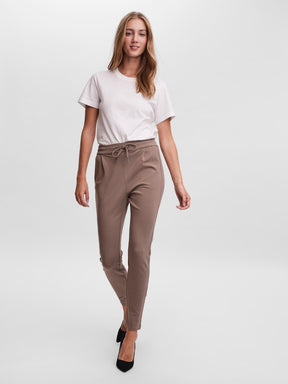 Pantalon pour femme par Vero Moda | 10197909 FOSSIL | Boutique Vvög, vêtements mode pour homme & femme