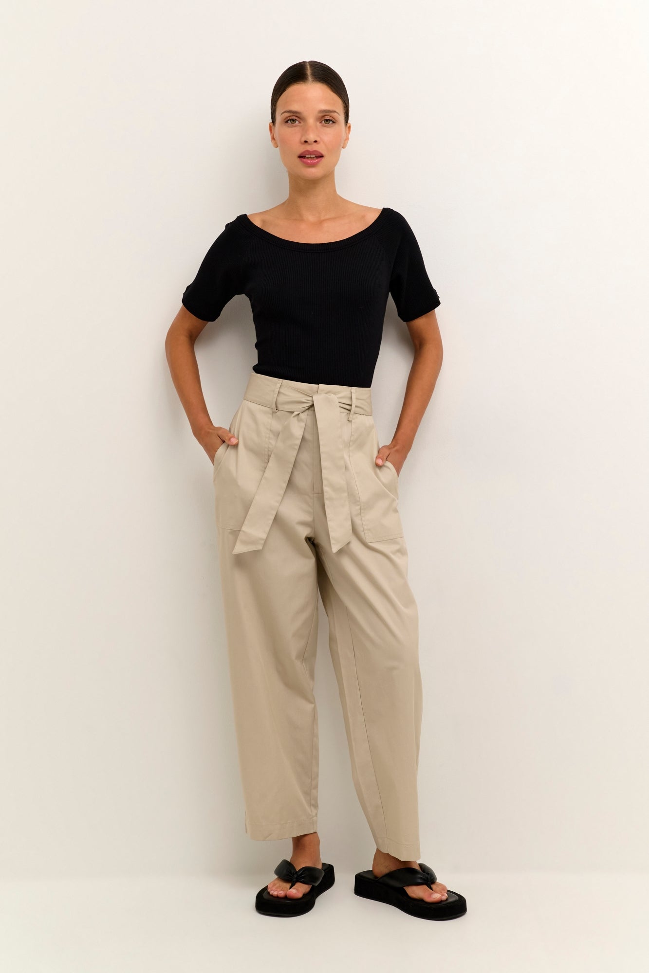 Pantalon pour femme par Kaffe | 10507490/Alfy 151305-GREY | Boutique Vvög, vêtements mode pour homme et femme