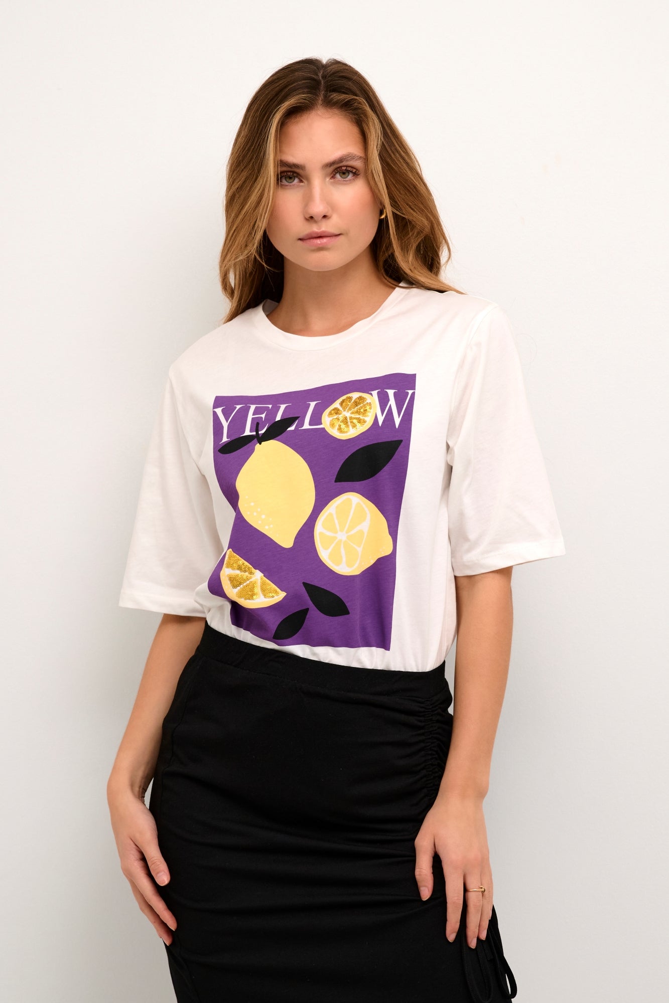 T-Shirt pour femme par Kaffe | 10507506/Soffi 110602-CHALK | Boutique Vvög, vêtements mode pour homme et femme