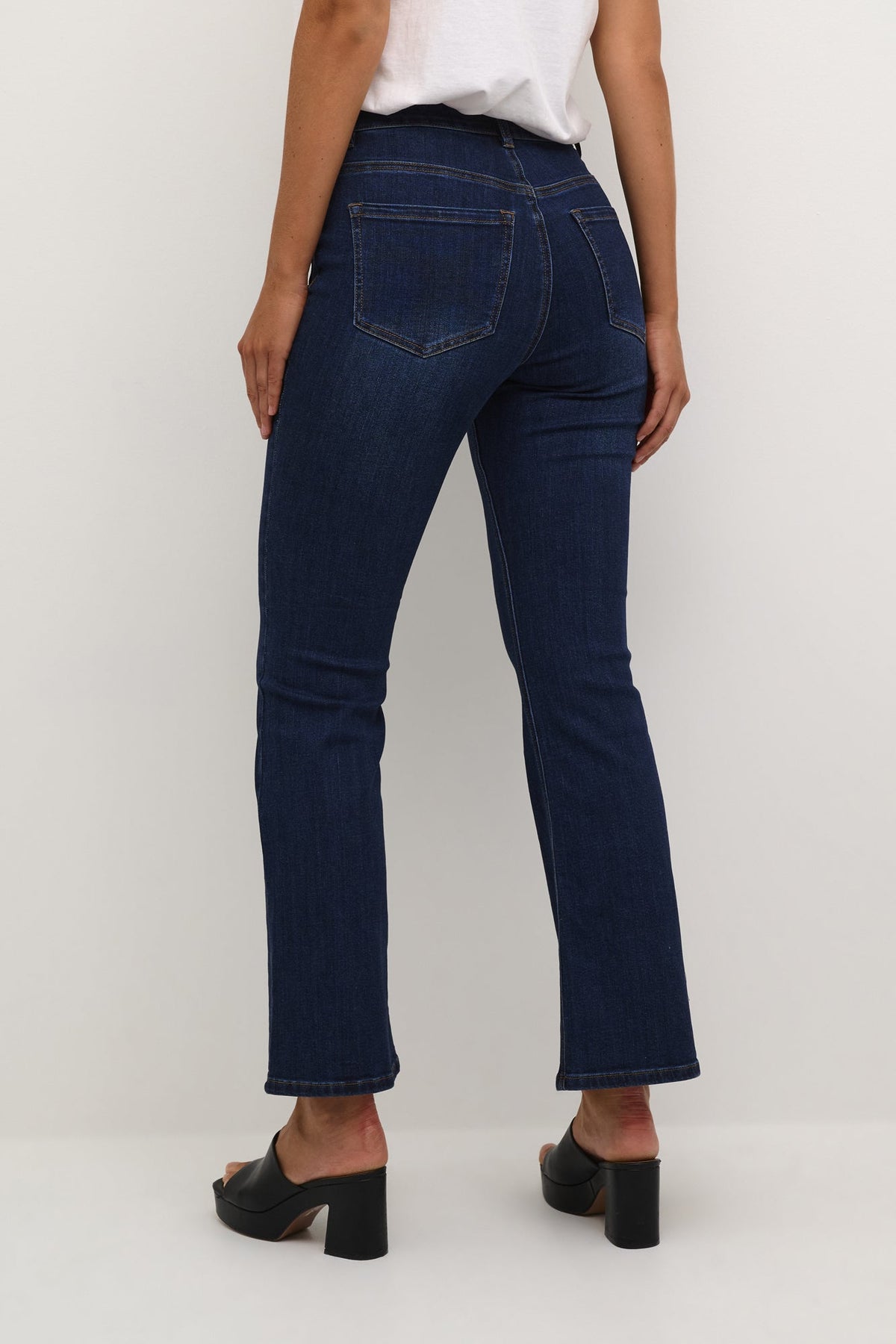 Jeans pour femme par Kaffe | 10508464 Bleu/MEDIUM BLUE | Boutique Vvög, vêtements mode pour homme et femme