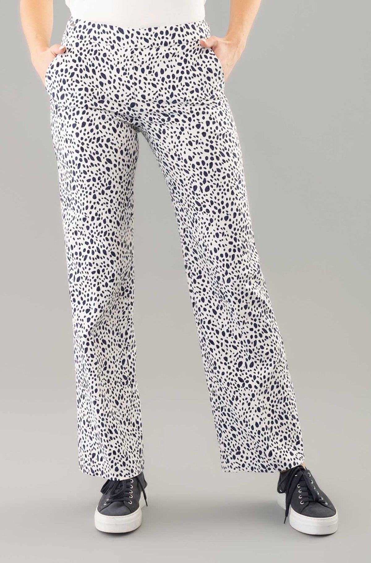 Pantalon pour femme par Lisette L | 1073898 WHITE/NAVY | Boutique Vvög, vêtements mode pour homme et femme