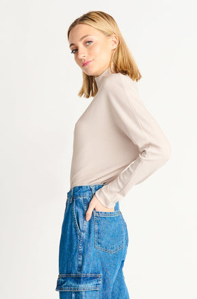 Chandail manches longues col montant pour femme par Dex | 2224033 D 19069-SANDSTONE | Boutique Vvög, vêtements mode pour homme et femme