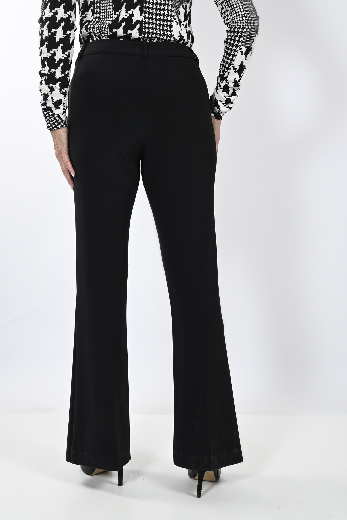 Pantalon en tricot pour femme par Frank Lyman | 233029 BLACK | Boutique Vvög, vêtements mode pour homme et femme