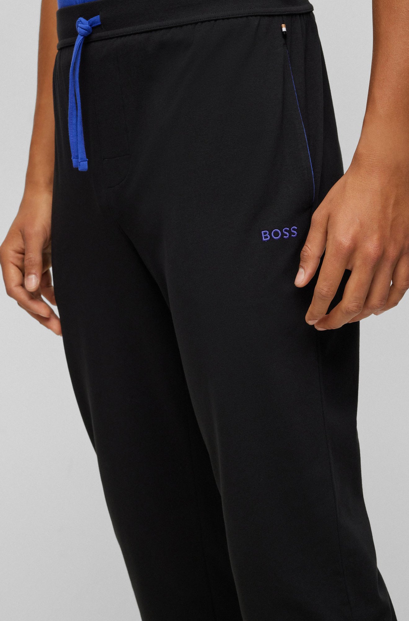 Jogging pour homme par HUGO BOSS | 50473000 Noir/007-BLACK | Boutique Vvög, vêtements mode pour homme et femme