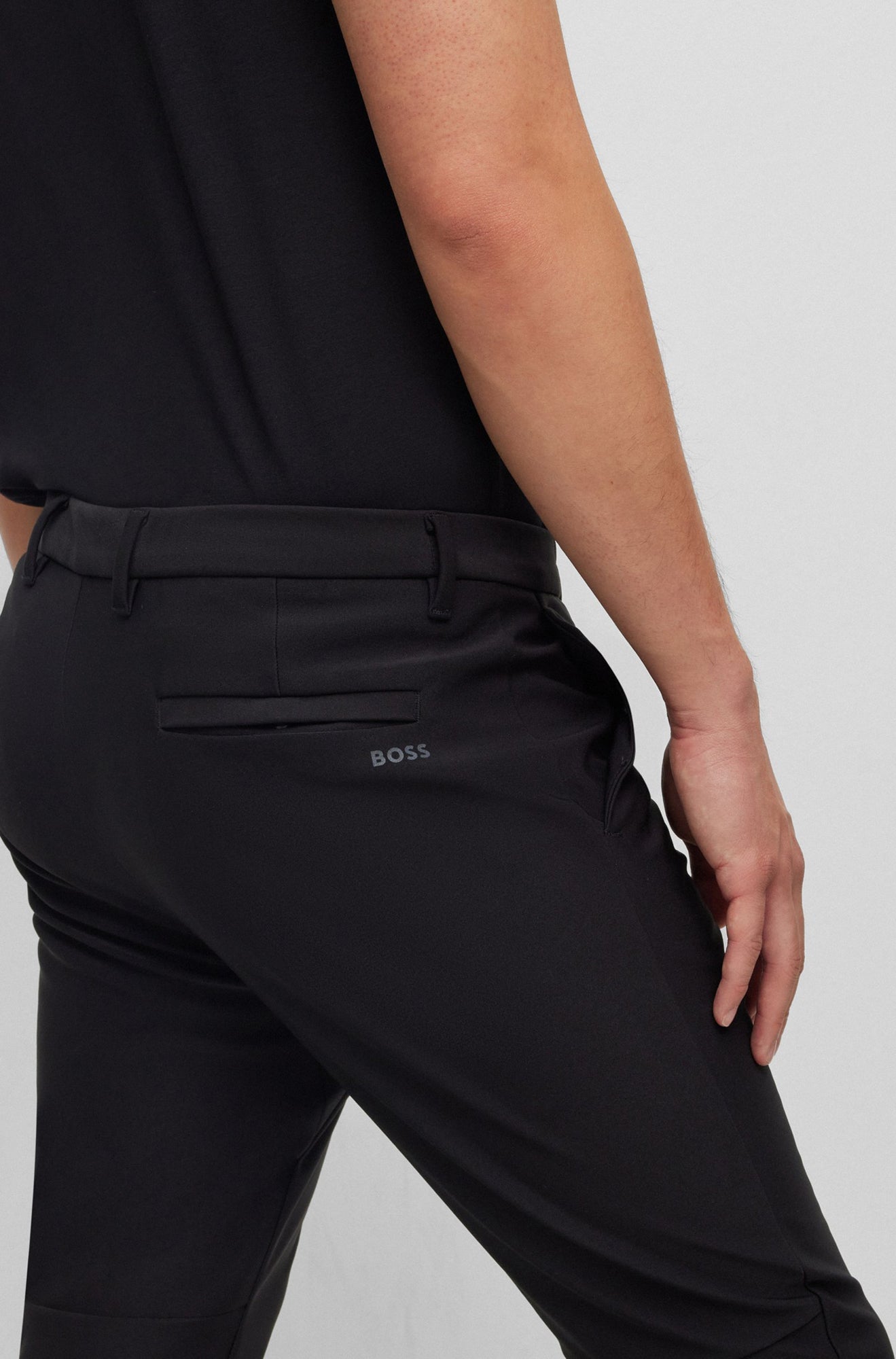 Pantalon pour homme par HUGO BOSS | 50500614 Noir/001-BLACK | Boutique Vvög, vêtements mode pour homme et femme