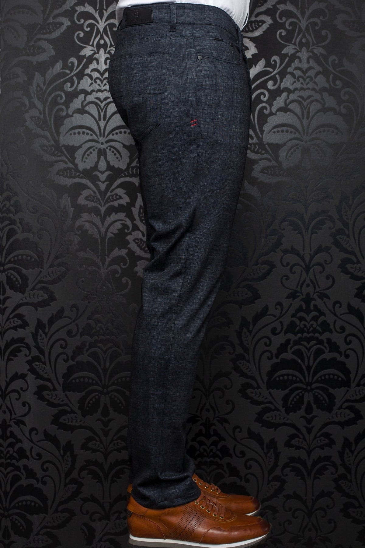 Pantalon pour homme par Au Noir | DUNLOP charcoal | Boutique Vvög, vêtements mode pour hommes