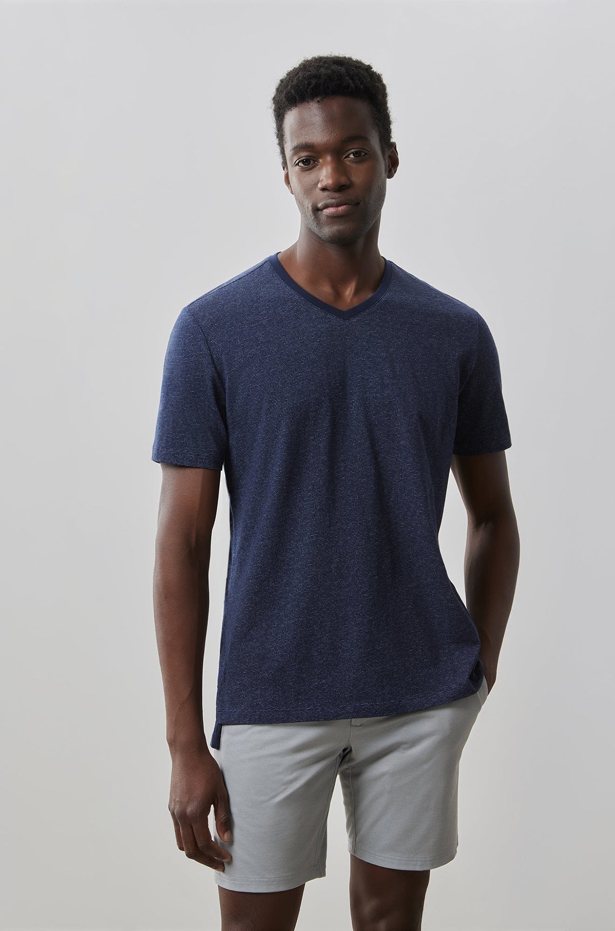 T-Shirt V-neck pour homme par Robert Barakett | Thoreau RB41135 NAVY | Boutique Vvög, vêtements mode pour homme et femme