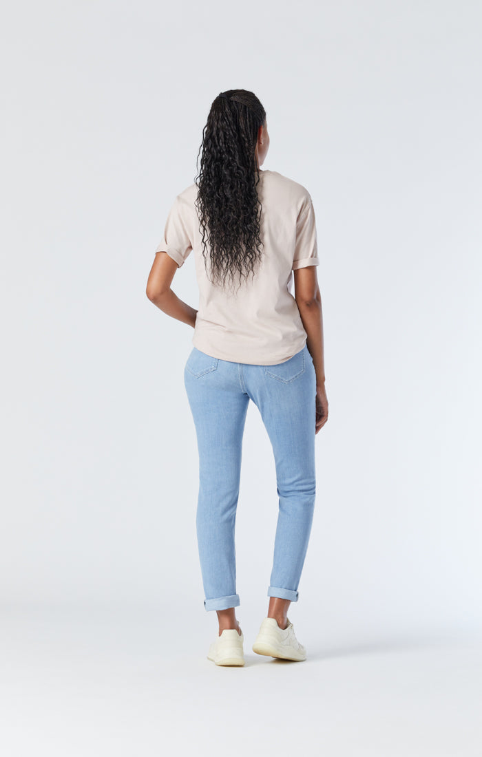 Jeans pour femme par Mavi Jeans | Kathleen/101114 80140 Bleached Feather Blu | Boutique Vvög, vêtements mode pour homme et femme